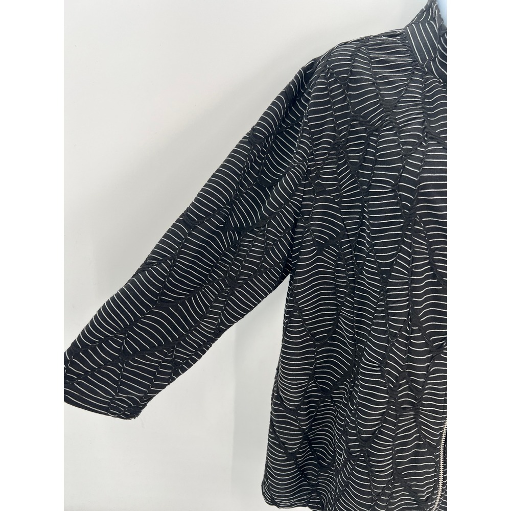 Weekends By Chico's 3 US XL Black Striped Textured Full Zip Mock Neck Jacket - Picture 12 of 14